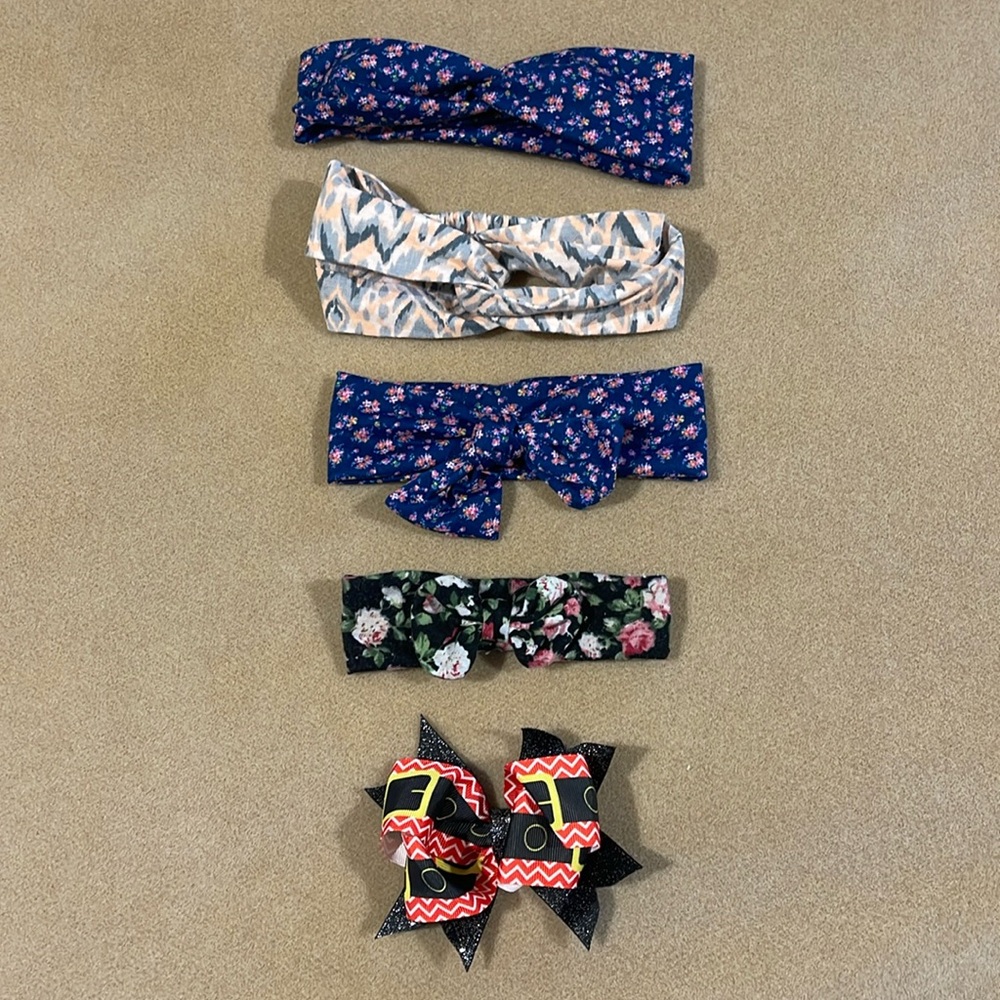 SET OF 4 STRETCH BABY HEADBANDS SIZE 3-6M 1 -JESSICA SIMPSON & 1 HAIR BOW CLIP